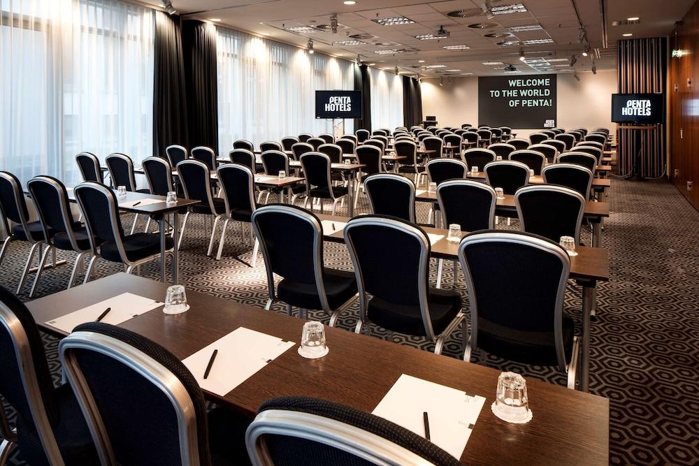 pentahotel Rostock Bagian luar foto